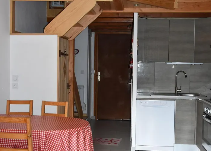 Mezzanine A Champagny, 4 Pers, Balcon Sud - Fr-1-464-17 라 플라뉴